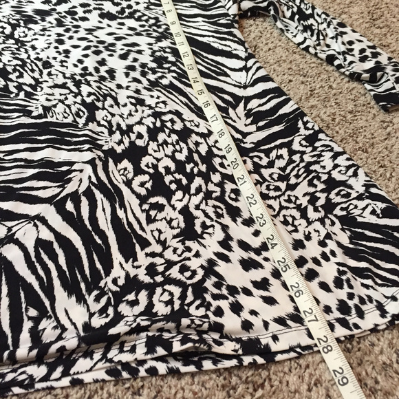 50%OFF BUNDLES 🎉Black and white tunic - Picture 3 of 6